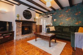 Silver Cottage sits amidst yarms cobbles and countryside steps from the Restaurants Pubs Shops and Coffee houses